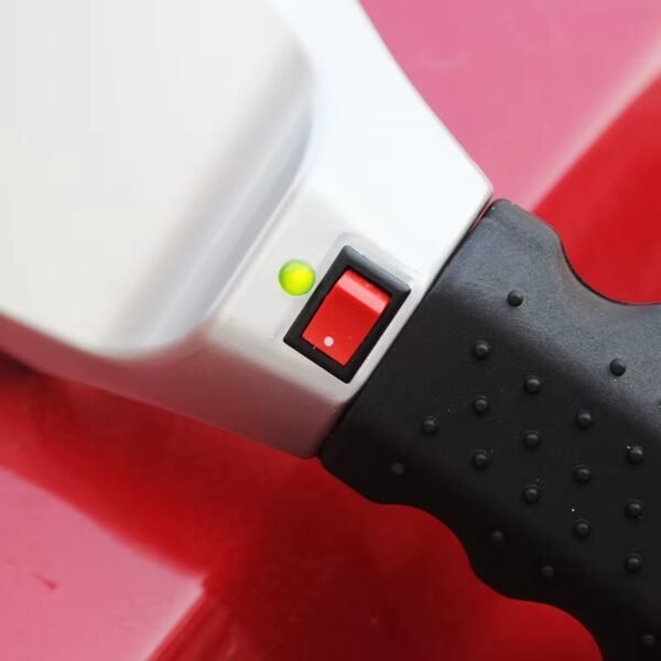 NordicHeatScraper™ – uppvärmd isskrapa för stressfria vintermorgnar